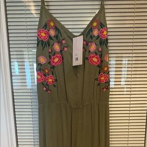 NWT UMGEE BEAUTIFUL OLIVE FLORAL MAXI DRESS